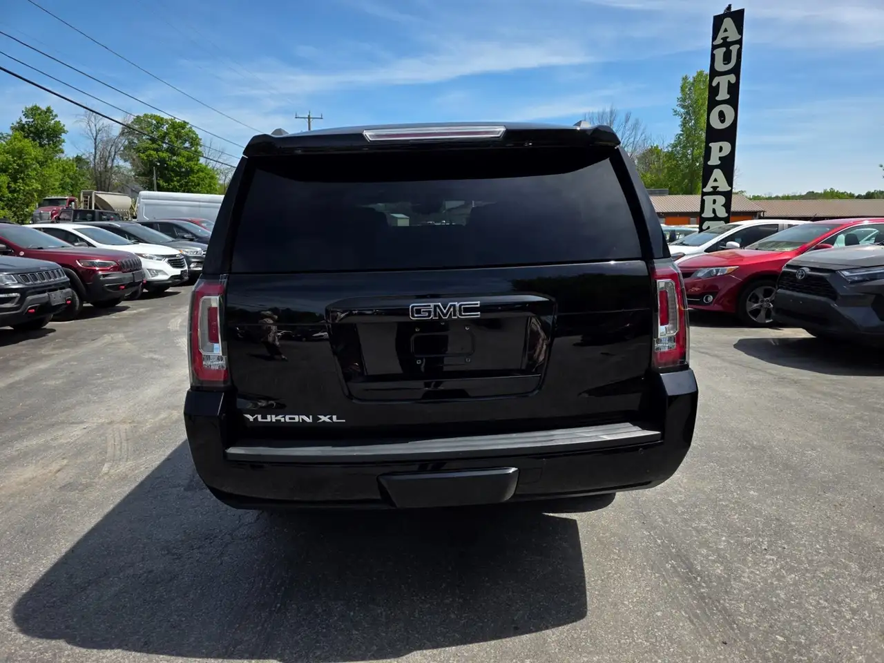GMC Yukon снимка GMC Yukon