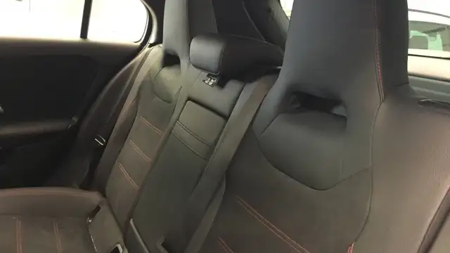 Mercedes-Benz 250 view 11