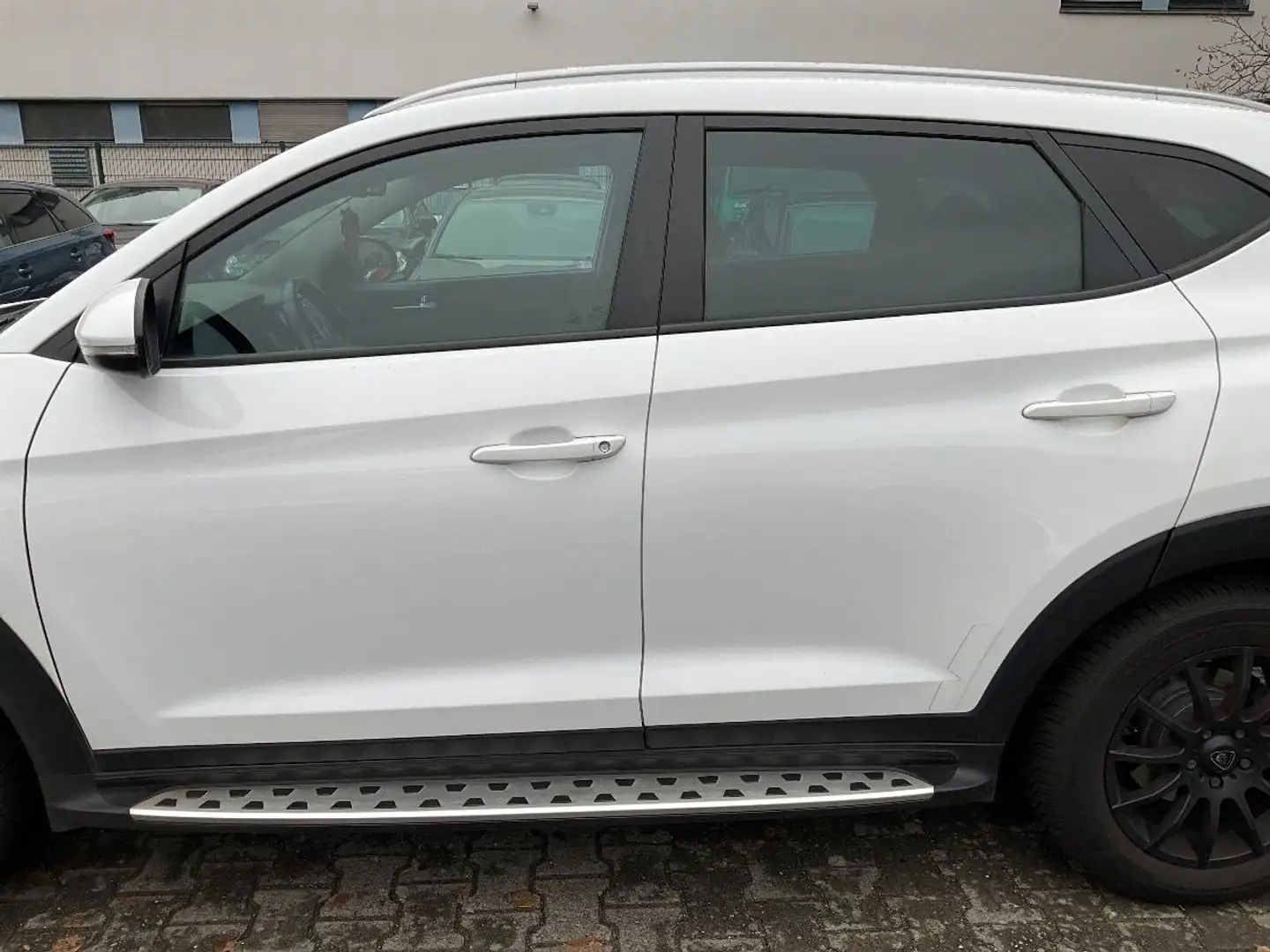 Hyundai TUCSON Intro Edition 4WD Weiß - 2