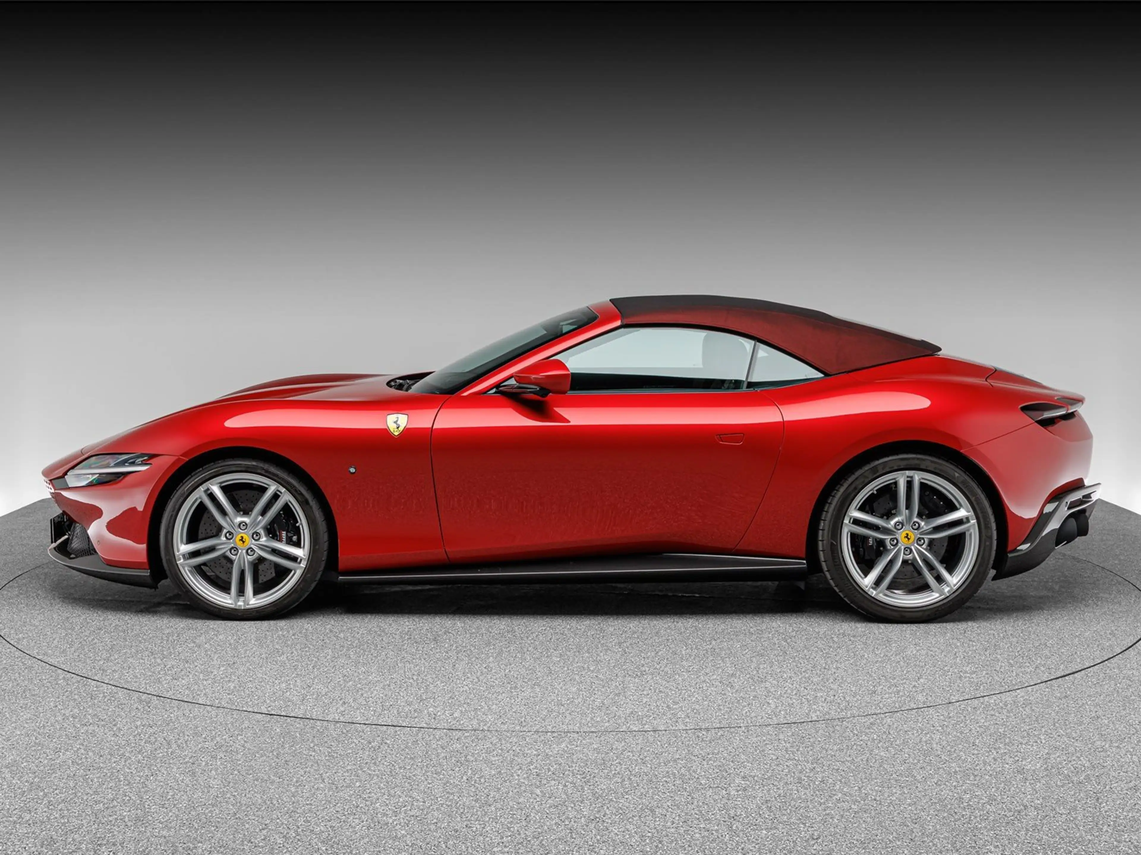 Ferrari Roma Spider — photo 11
