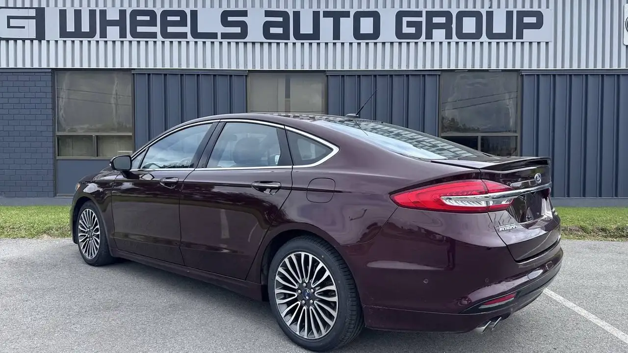 Ford Fusion photo Ford Fusion