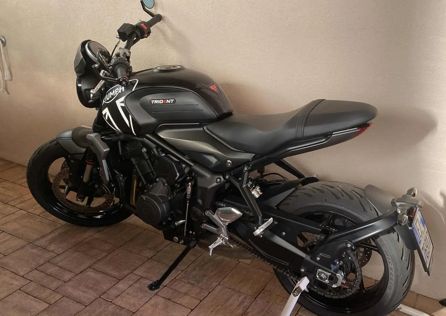 Triumph Trident 660 Czarny - 1