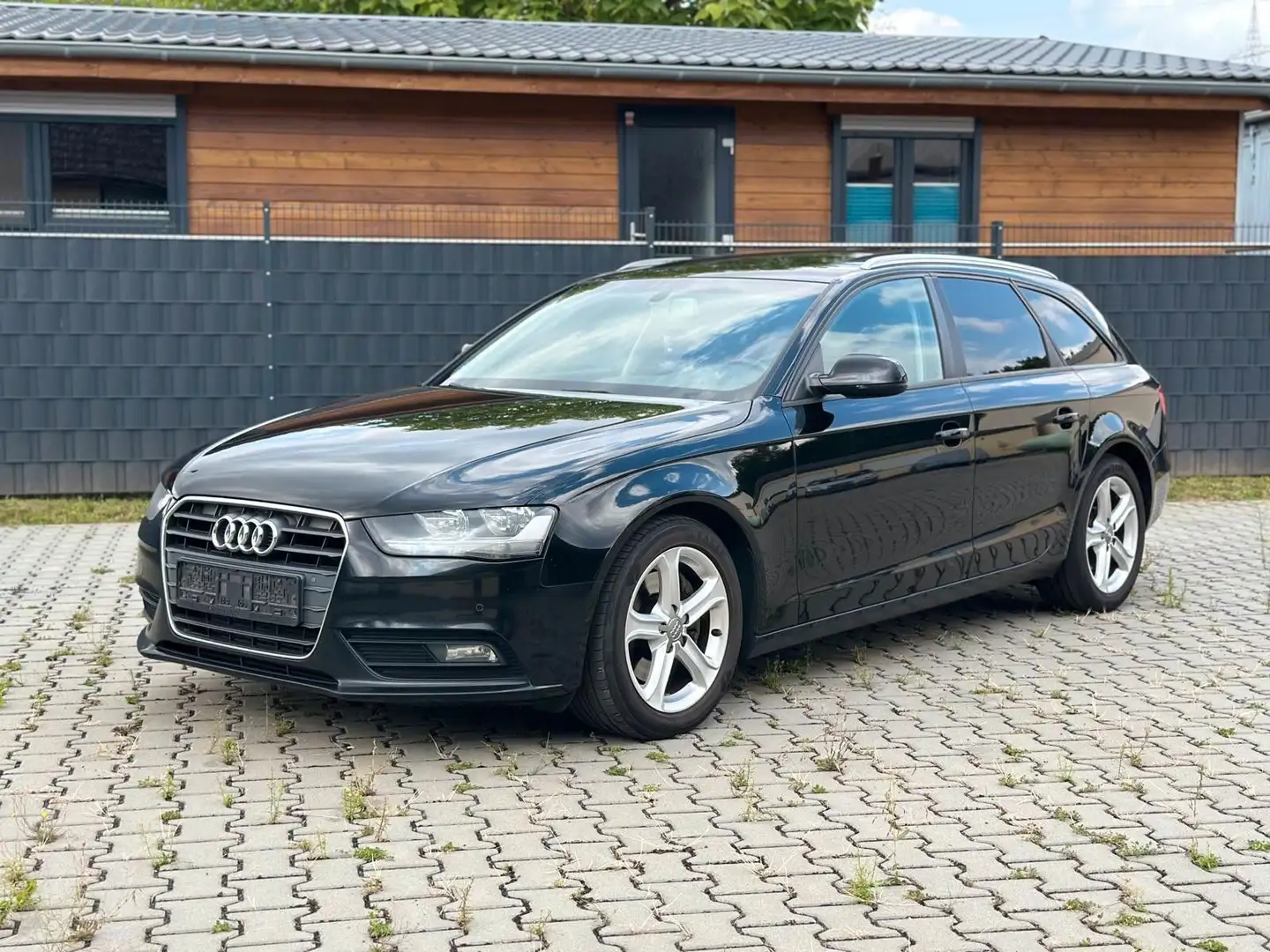 Audi A4 3.0 TDI Avant Ambition Sport*AUTOM.*PANO*AHK* Schwarz - 1