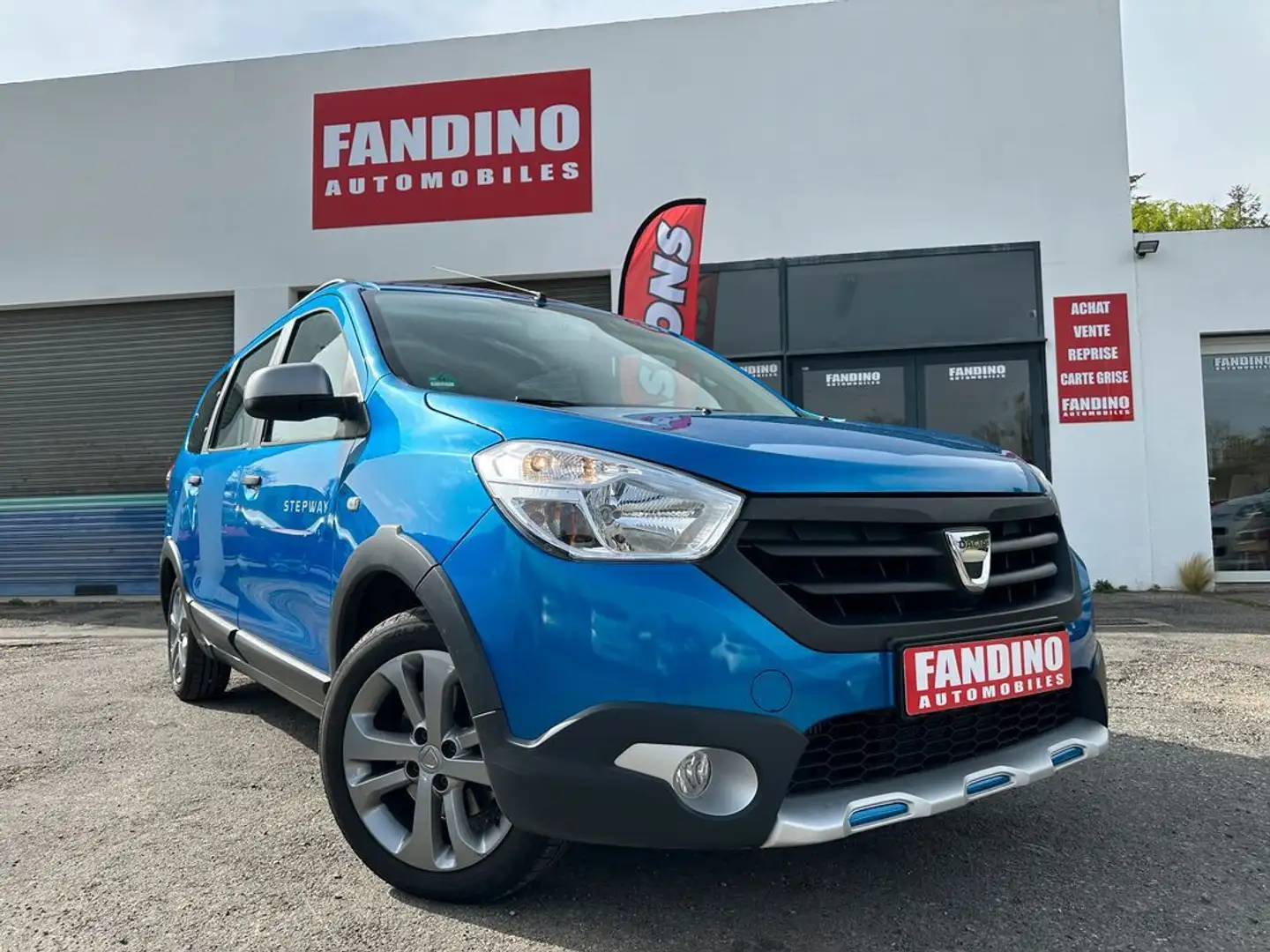 Dacia Lodgy 1.5 Dci 110Ch Stepway 7 Places Blue - 1