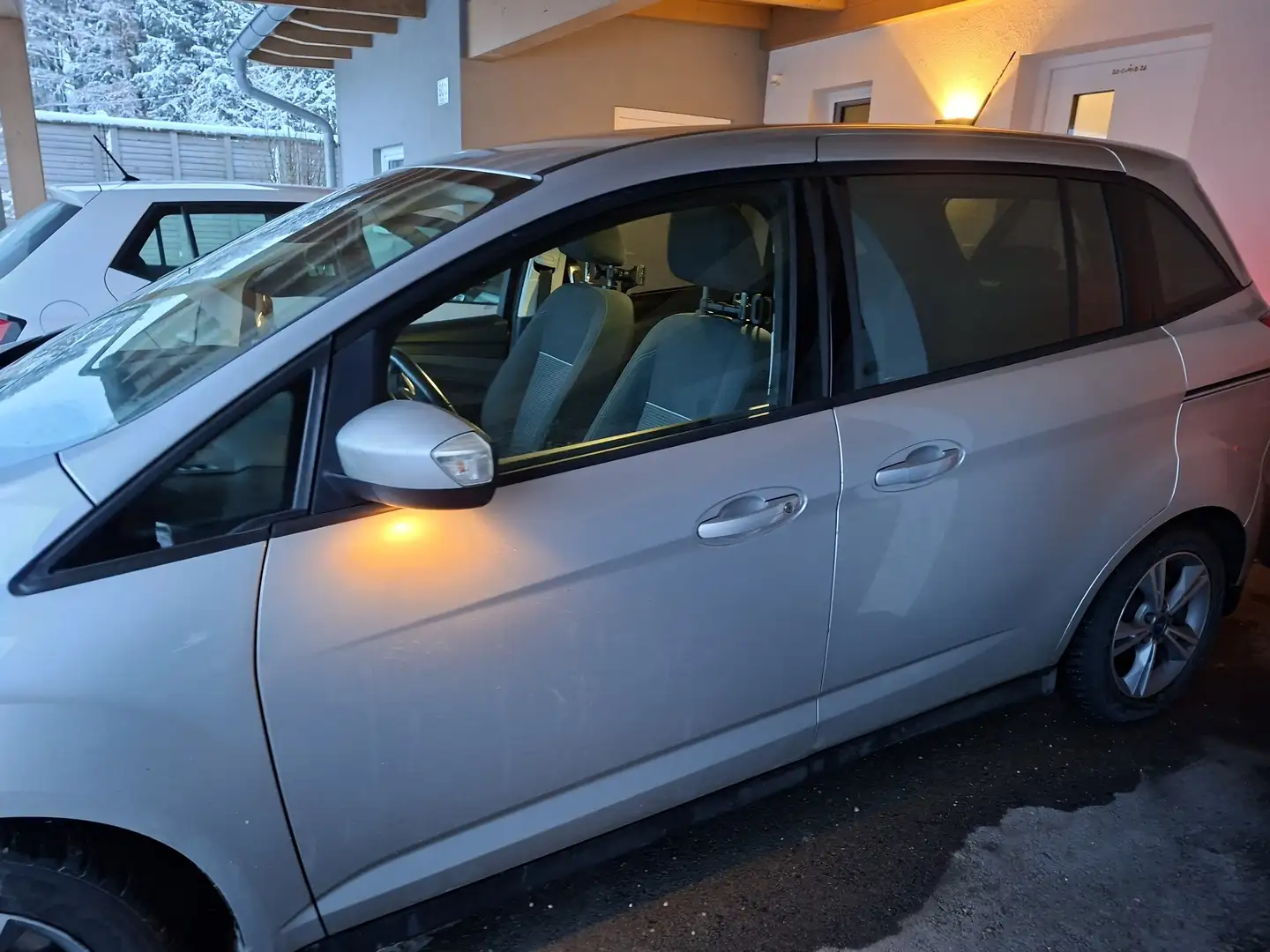 Ford Grand C-Max Grand C-MAX Easy 1,6 TDCi DPF Easy Grau - 2