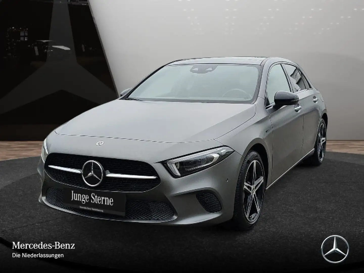 Mercedes-Benz A 250 e PROGRESSIVE+NIGHT+PANO+MULTIBEAM+FAHRASS Grau - 2
