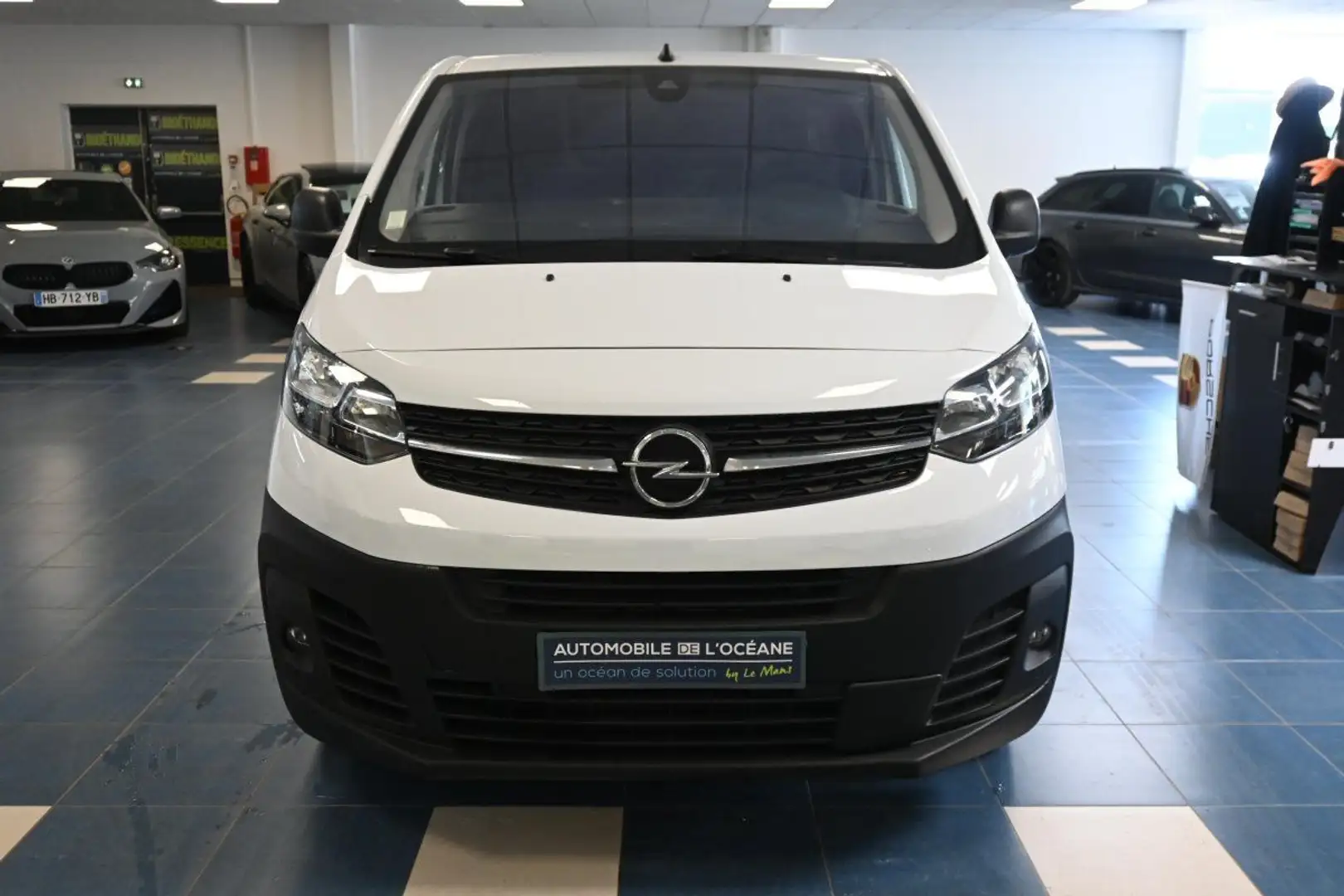 Opel Vivaro FOURGON FGN TAILLE M BLUEHDI 120 S&S BVM6 Blanc - 2