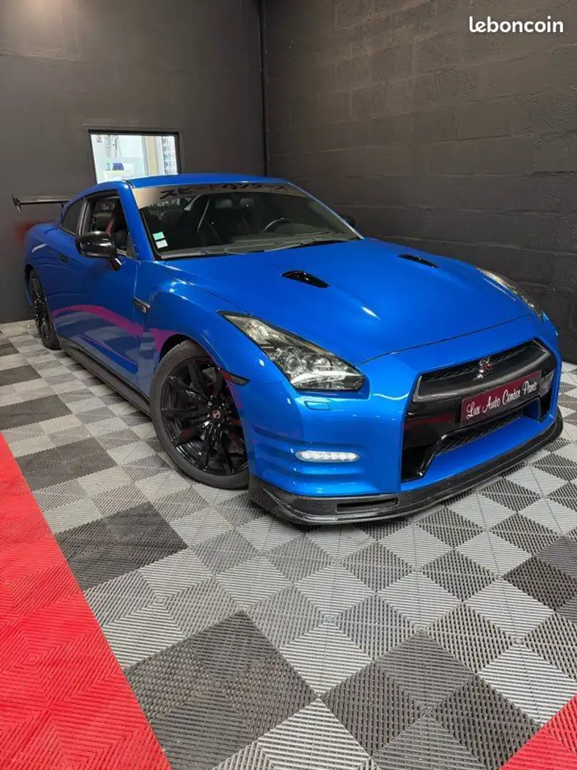 Nissan GT-R R35 - 1