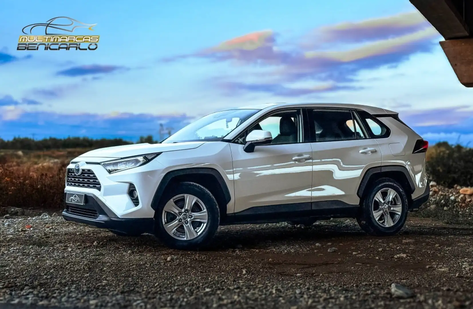 Toyota RAV 4 2.5 hybrid 4WD Business Blanc - 1