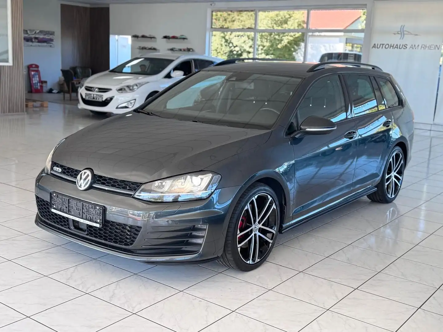 Volkswagen Golf 7 GTD+ACC+Spurassistent+PDC+Navi+Sportsitze Grijs - 2