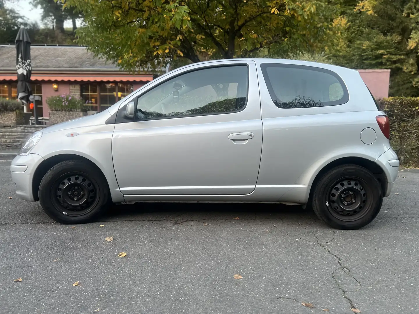 Toyota Yaris 1.0 Sol - 2