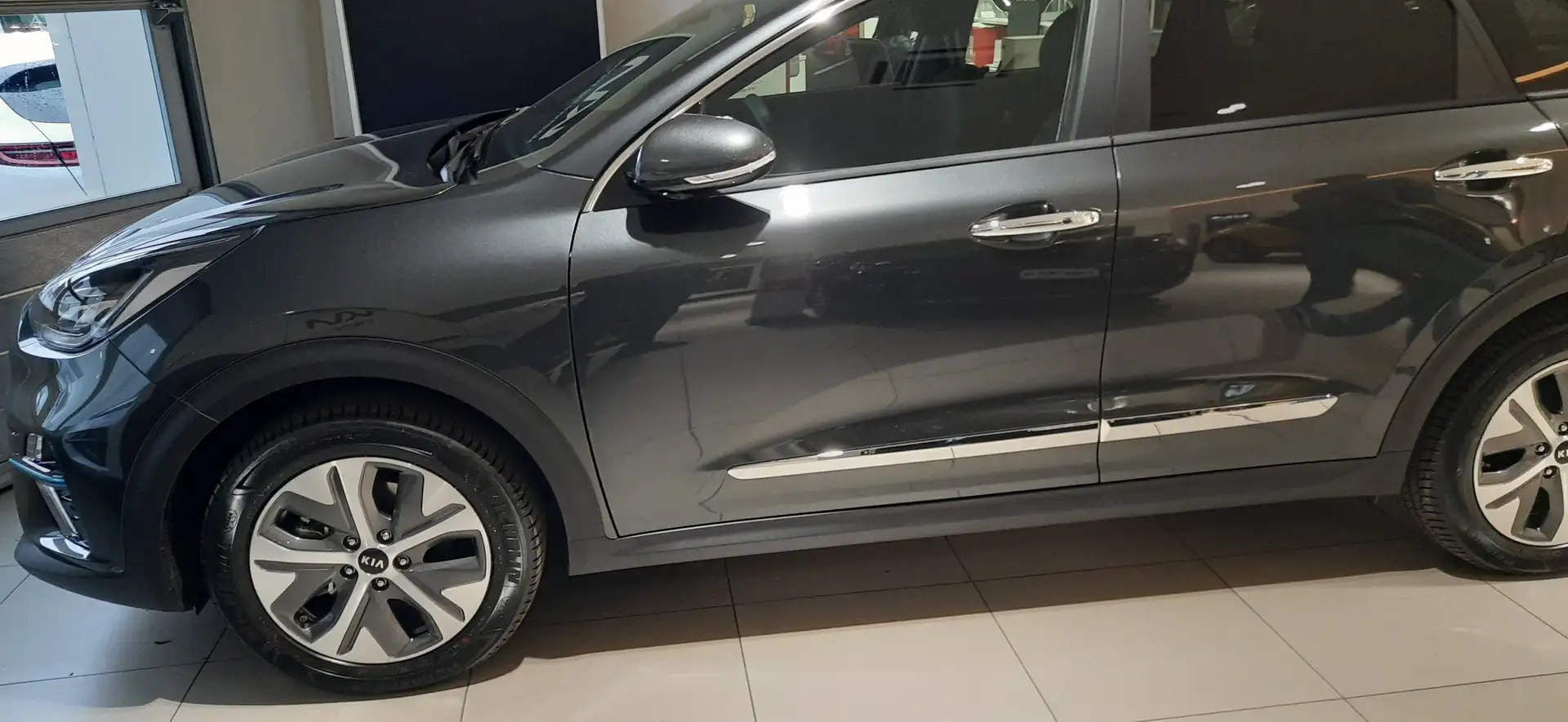 Kia e-Niro Evolution full optional Grigio - 1