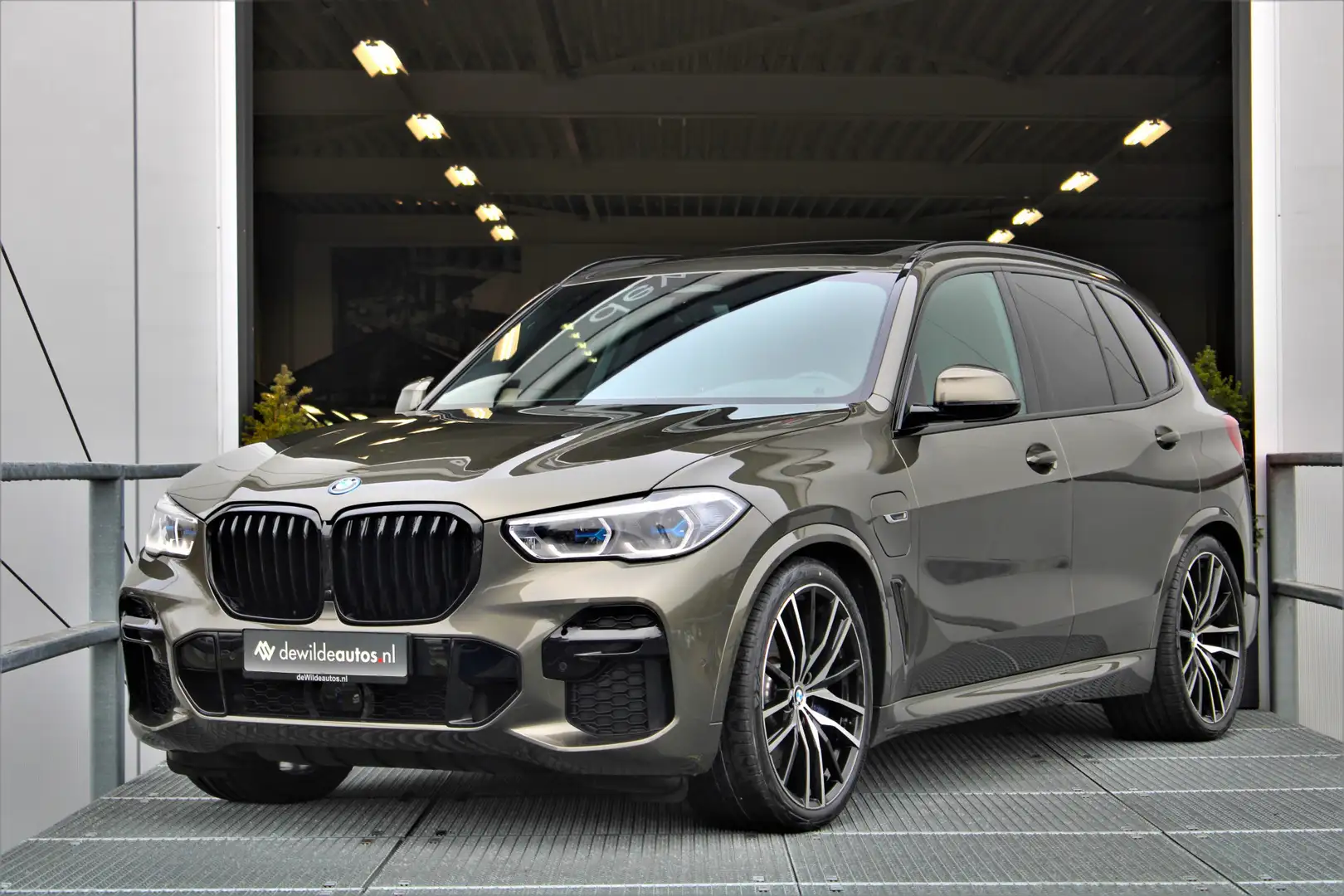 BMW X5 xDrive45e M-sport 394pk Pano Trekhaak SkyLounge 4- Green - 1
