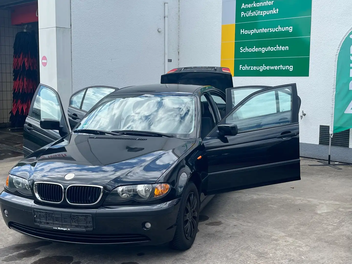 BMW 318 318i Schwarz - 2