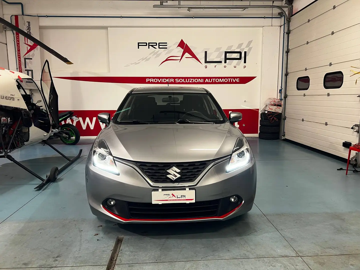 Suzuki Baleno Baleno II 2016 1.0 Web S Edition Grau - 2
