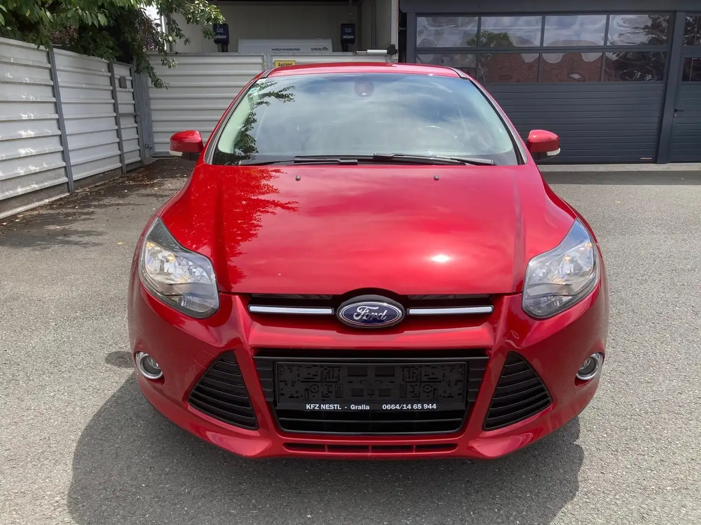 Ford Focus Titanium 1,6 EcoBoost -- Neues Pickerl - 150 PS -- Rood - 2