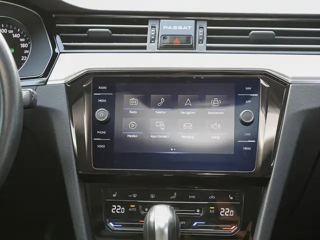 Volkswagen Passat view 13