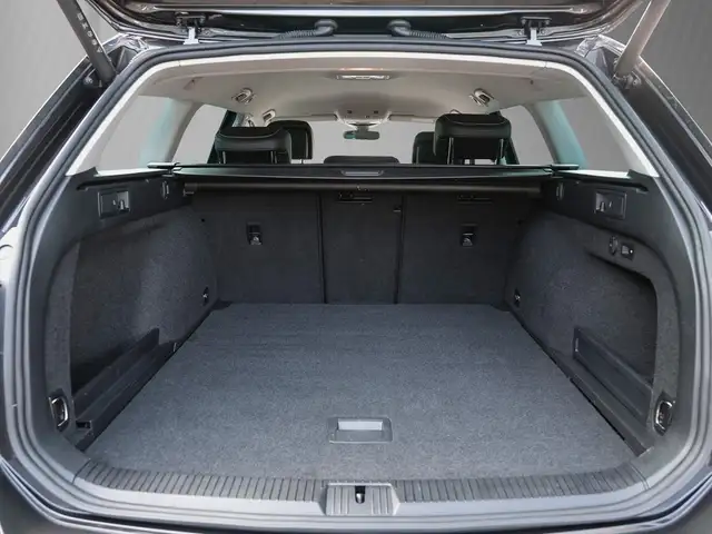 Volkswagen Passat view 7
