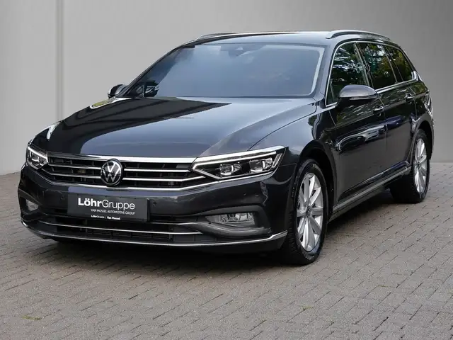 Volkswagen Passat view 2
