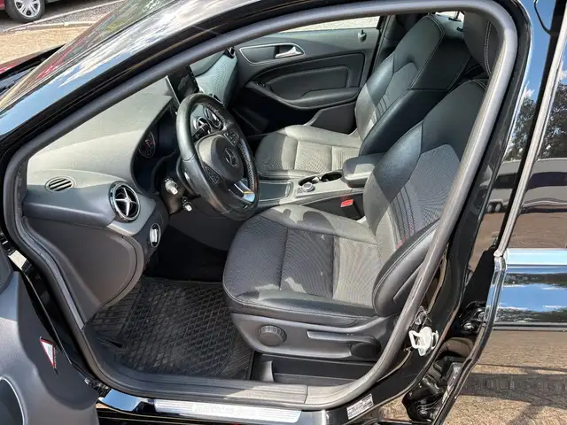 Mercedes-Benz B-Class view 10