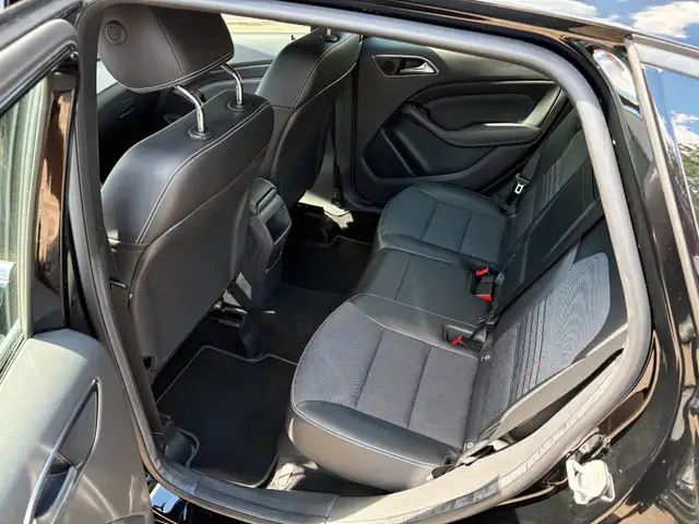 Mercedes-Benz B-Class view 12
