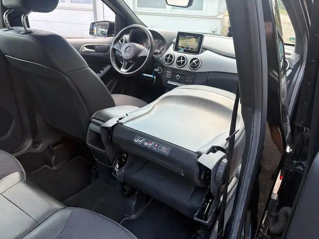Mercedes-Benz B-Class view 13