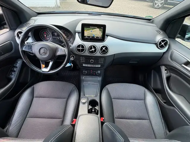 Mercedes-Benz B-Class view 9