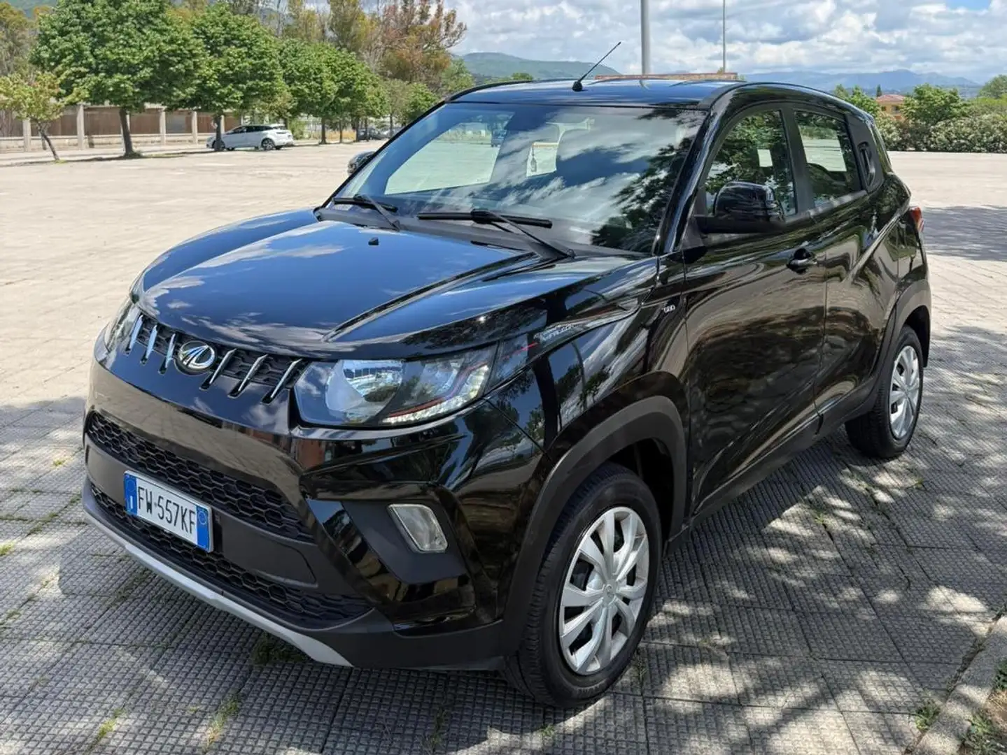 Mahindra KUV100 KUV100 1.2 K6  m-bifuel - 1