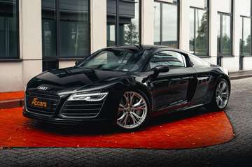 V10+ COUPÉ / S-TRONIC / QUATTRO / 550PK / 3X CARBON / CERAMIC BRAKES / FULL AUDI SERVICE
