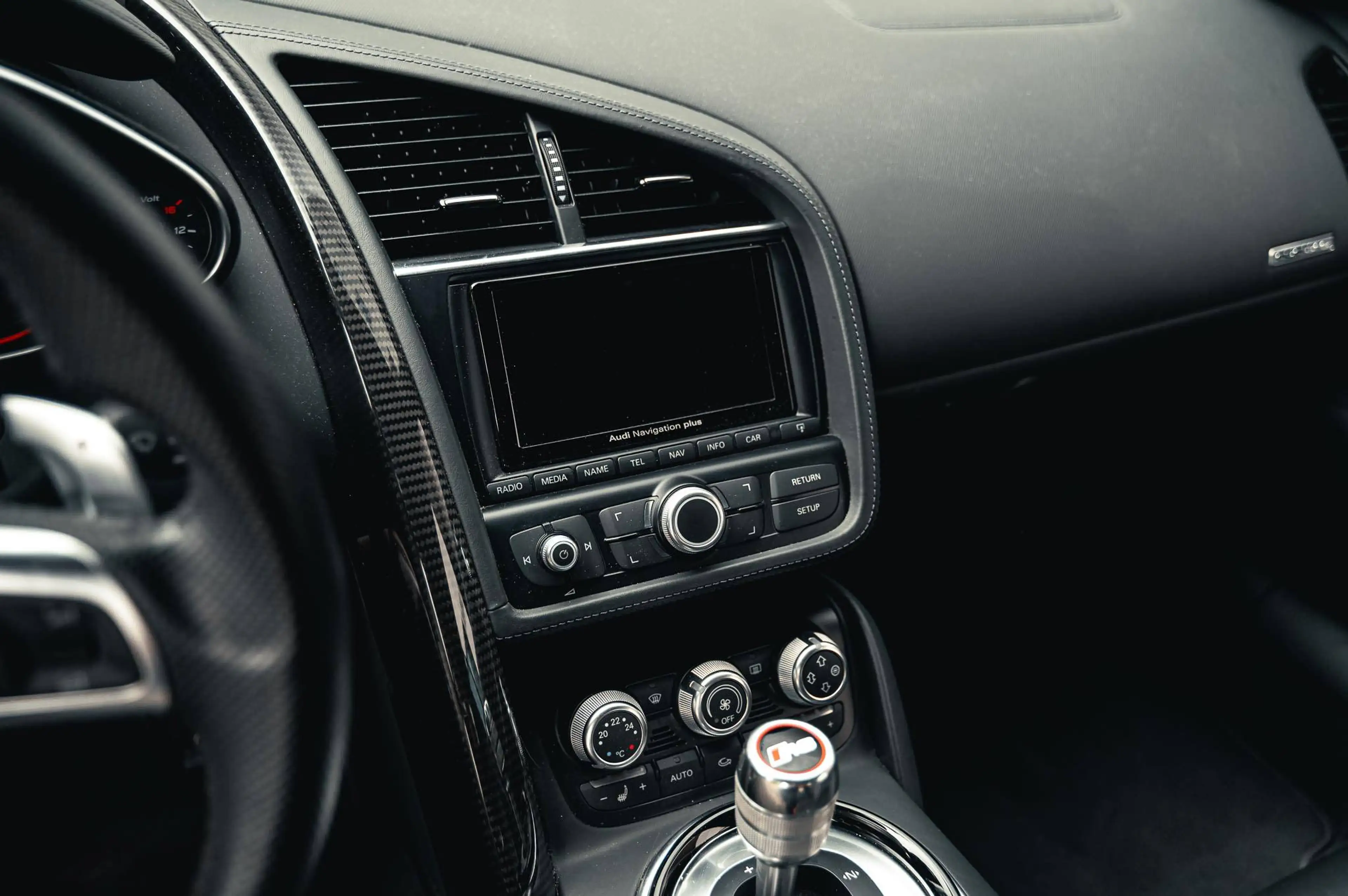 Audi R8 V10+ COUPÉ / S-TRONIC / QUATTRO / 550PK / 3X CARBON / KERAMISCHE REMMEN / FULL AUDI SERVICE — photo 10