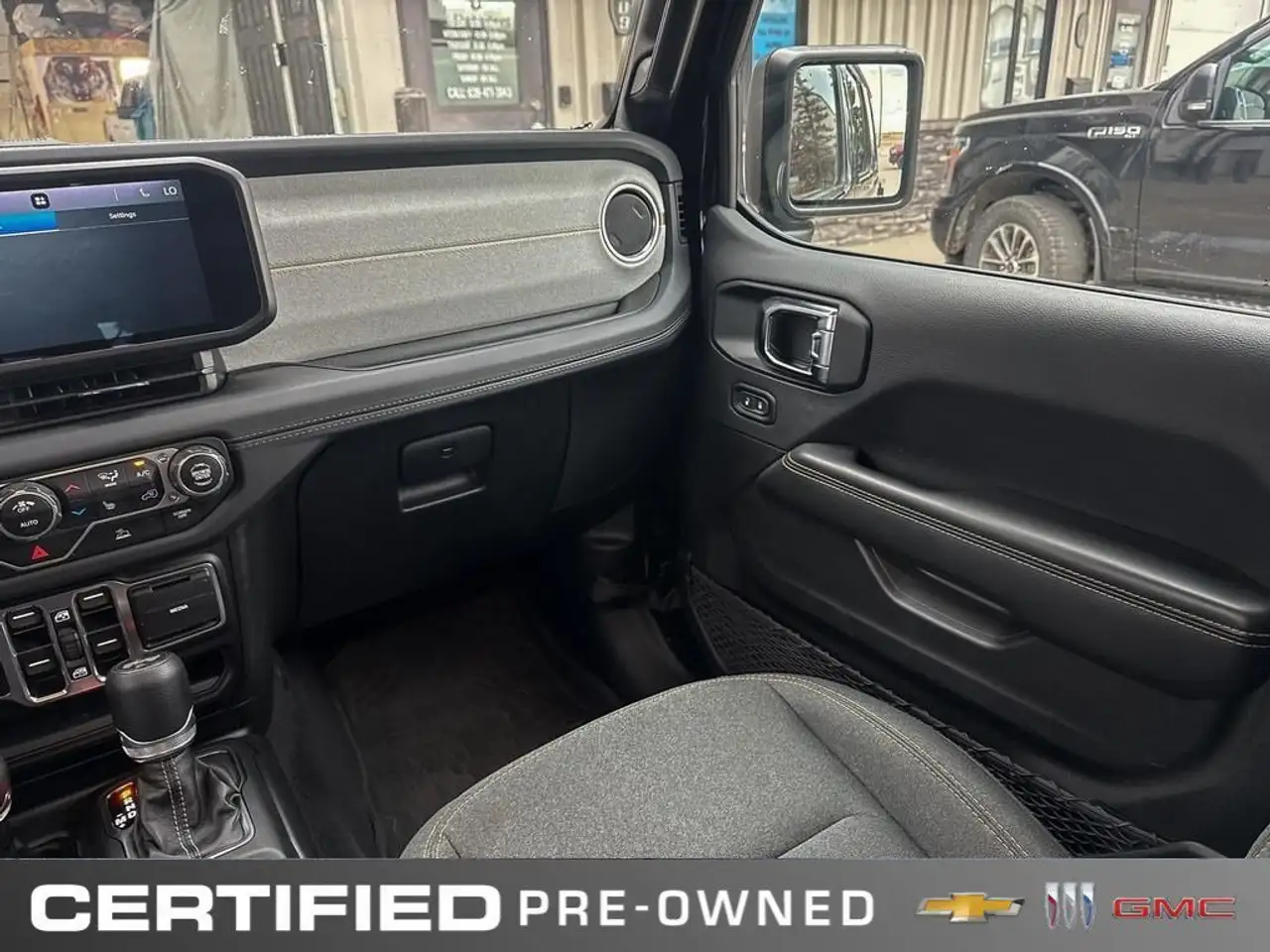 Jeep Wrangler снимка Jeep Wrangler