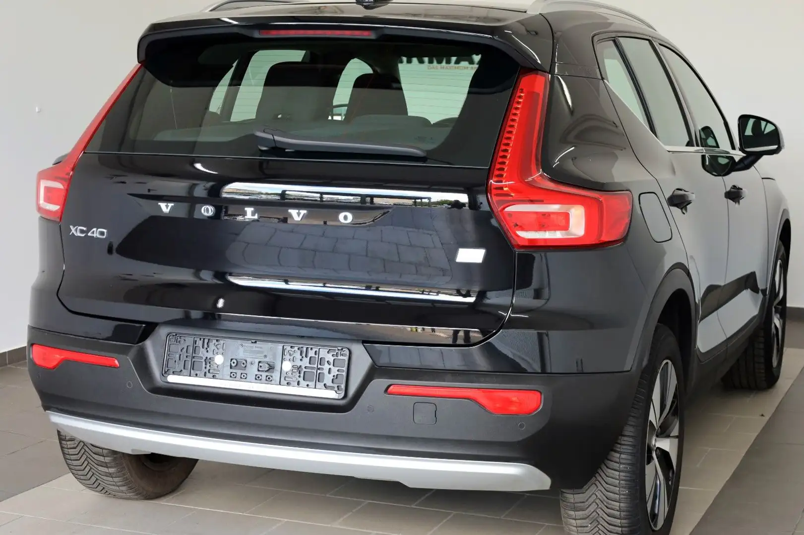 Volvo XC40 Inscription Expr Recharge Navi,LED,AppleCar Schwarz - 2