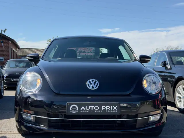 Volkswagen Beetle view 3