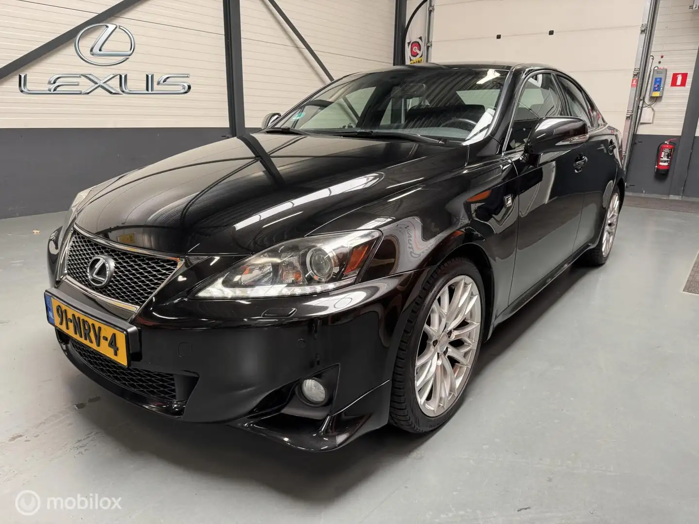 Lexus IS 250 V6-2.5 F-Sport Line Orig-Ned|Dealer Auto! Zwart - 1