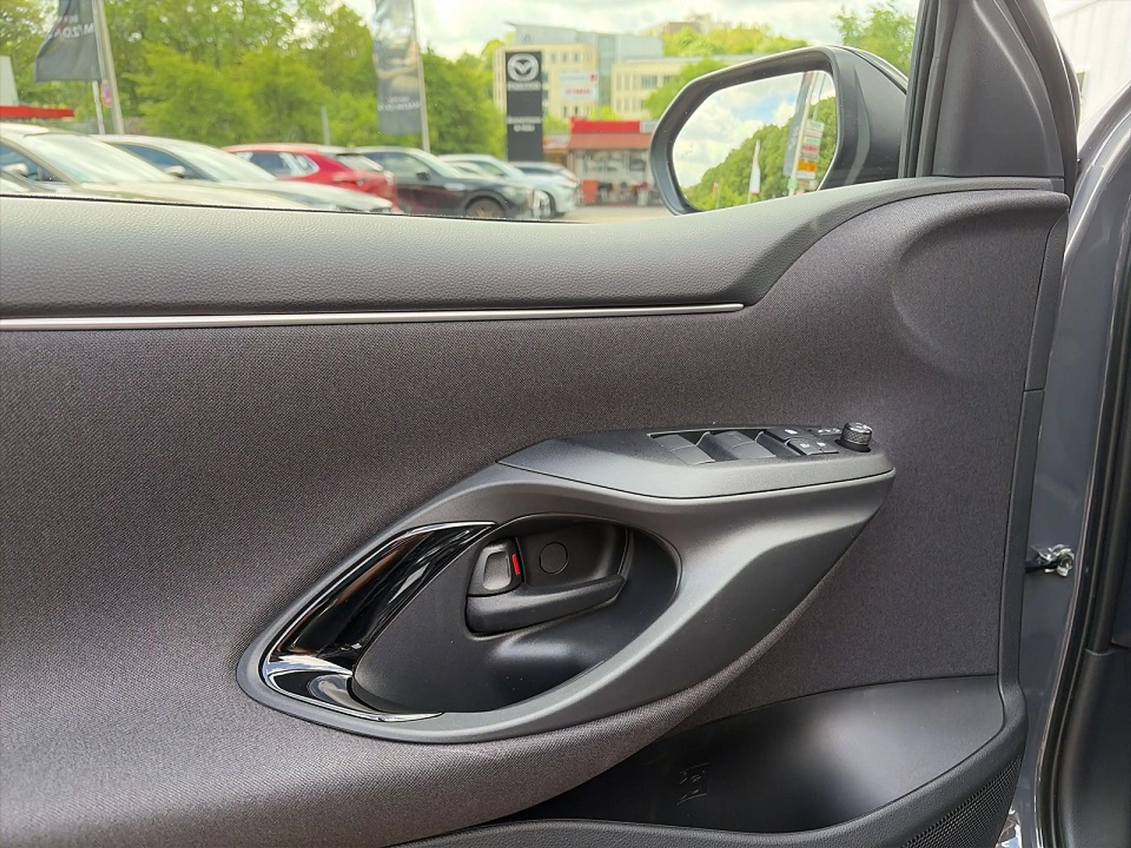 Mazda 2 Hybrid 1.5 Homura *Klimaautomatik*Rückfahrkamera* — photo 12