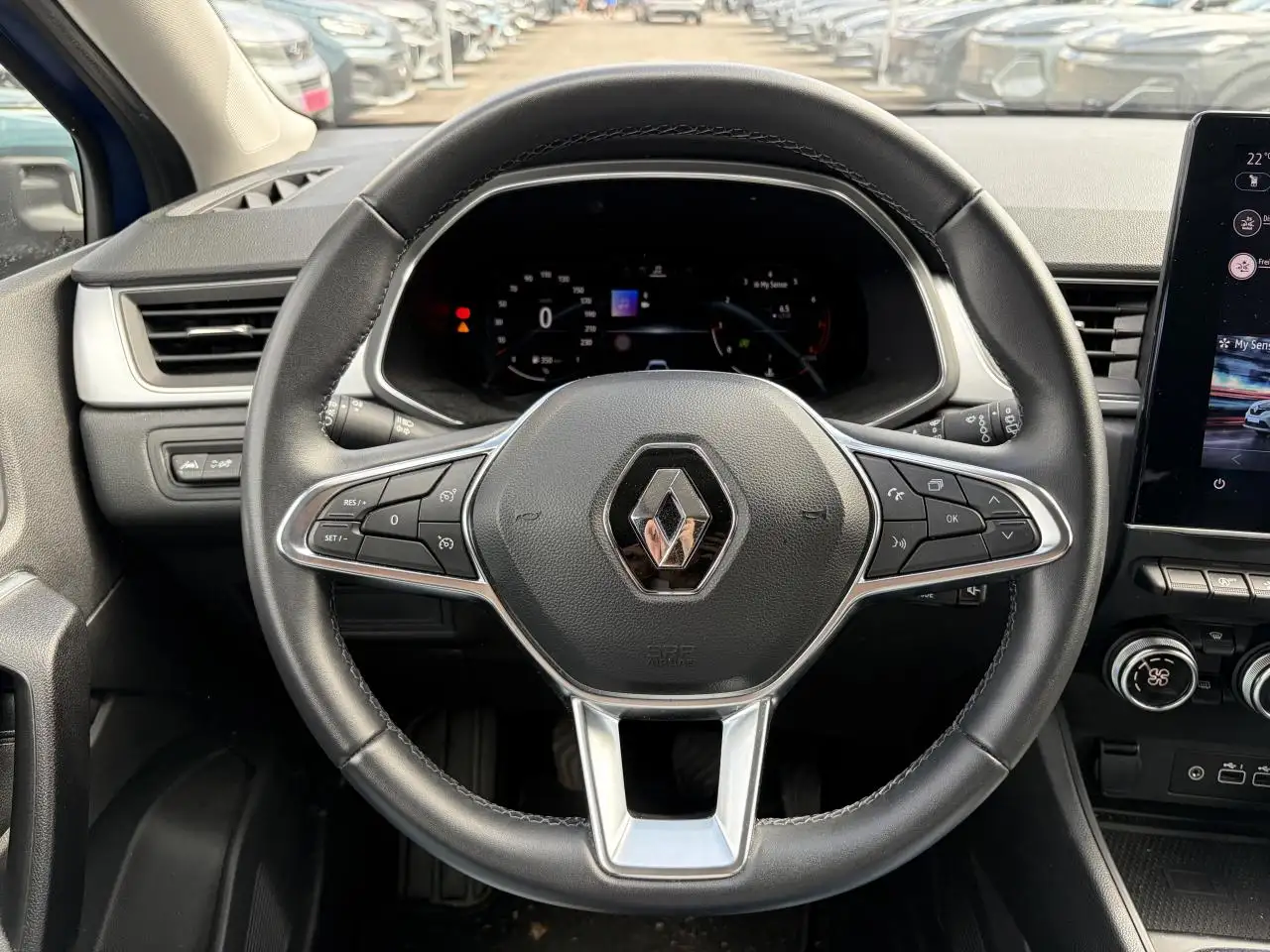 Renault Captur — photo 38