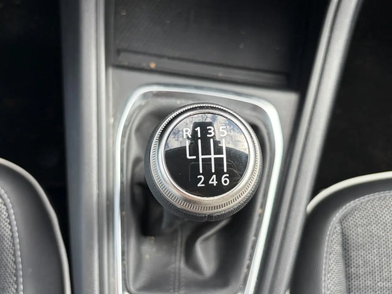 Renault Captur — photo 36