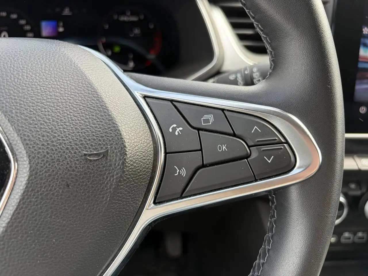Renault Captur — photo 41
