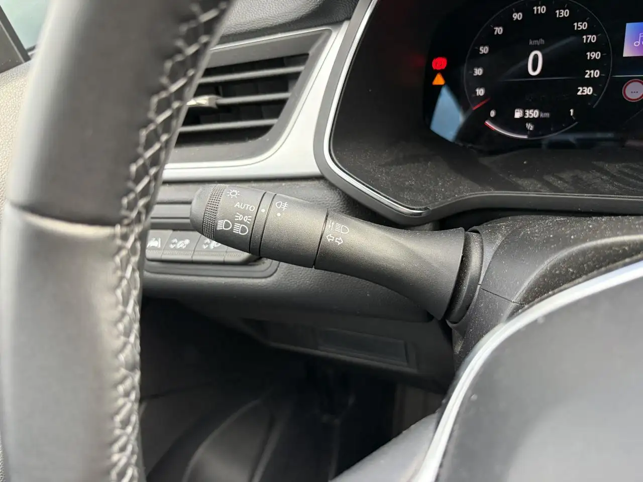 Renault Captur — photo 40