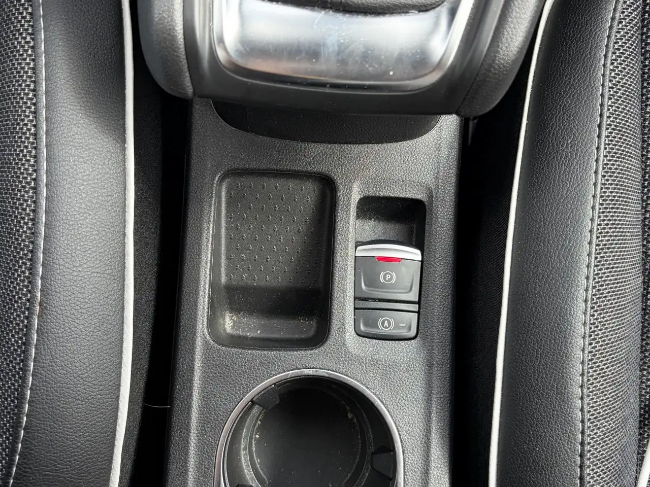 Renault Captur — photo 37