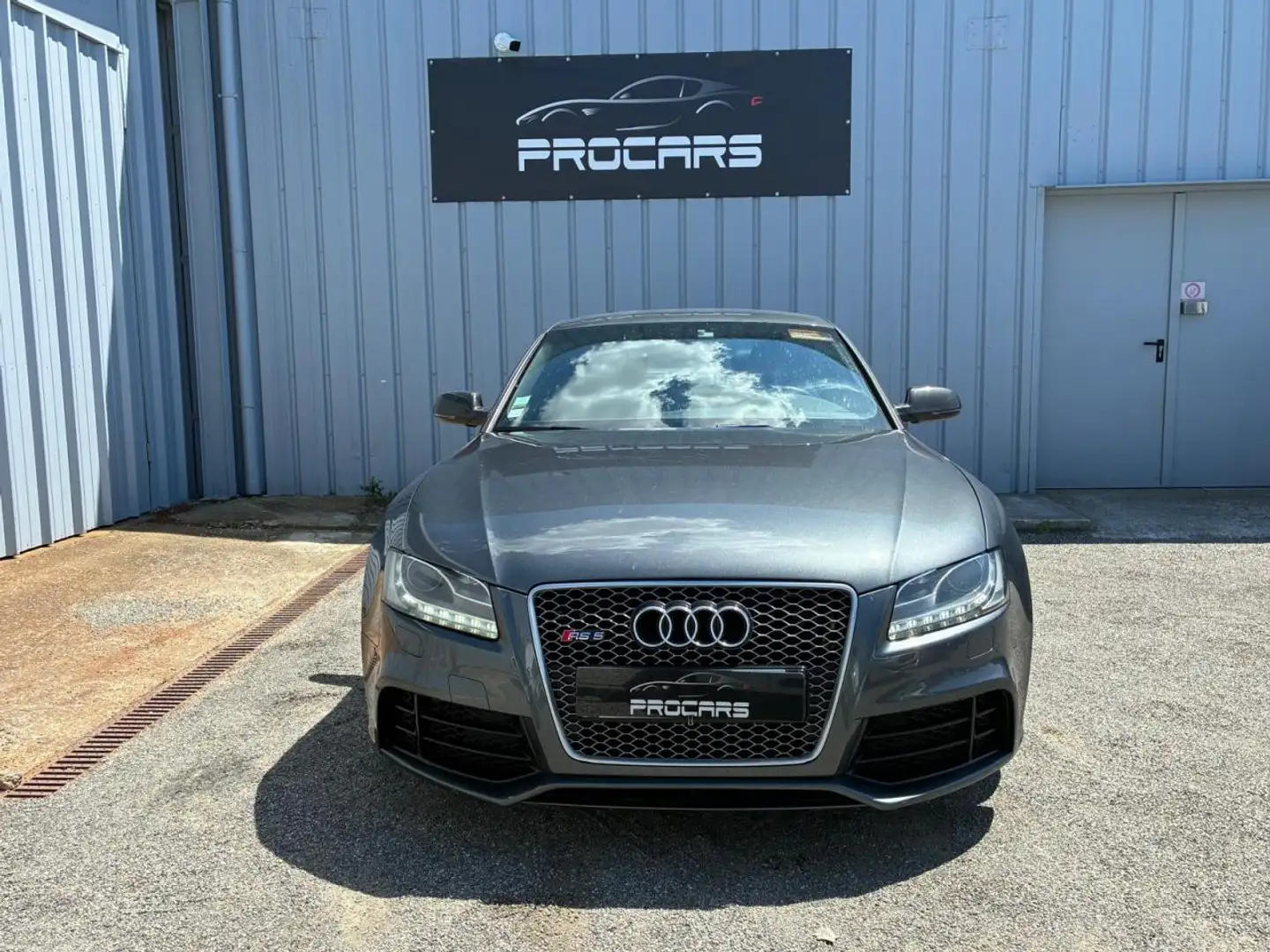 Audi Coupe Quattro 4.2i V8 450 CH FSI BV S-tronic Gris - 2