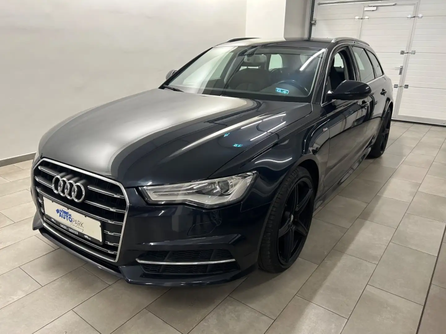 Audi A6 Avant 3.0 TDI Automatik Blau - 1
