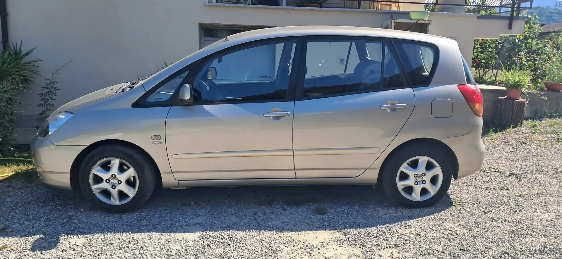 Toyota Corolla Corolla IX 2002 Verso Verso 2.0 d-4d 90cv - 1