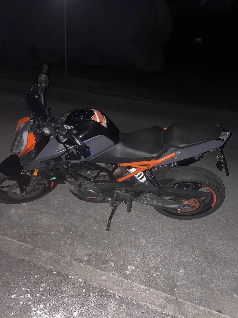 KTM 125 Duke Orange - 1