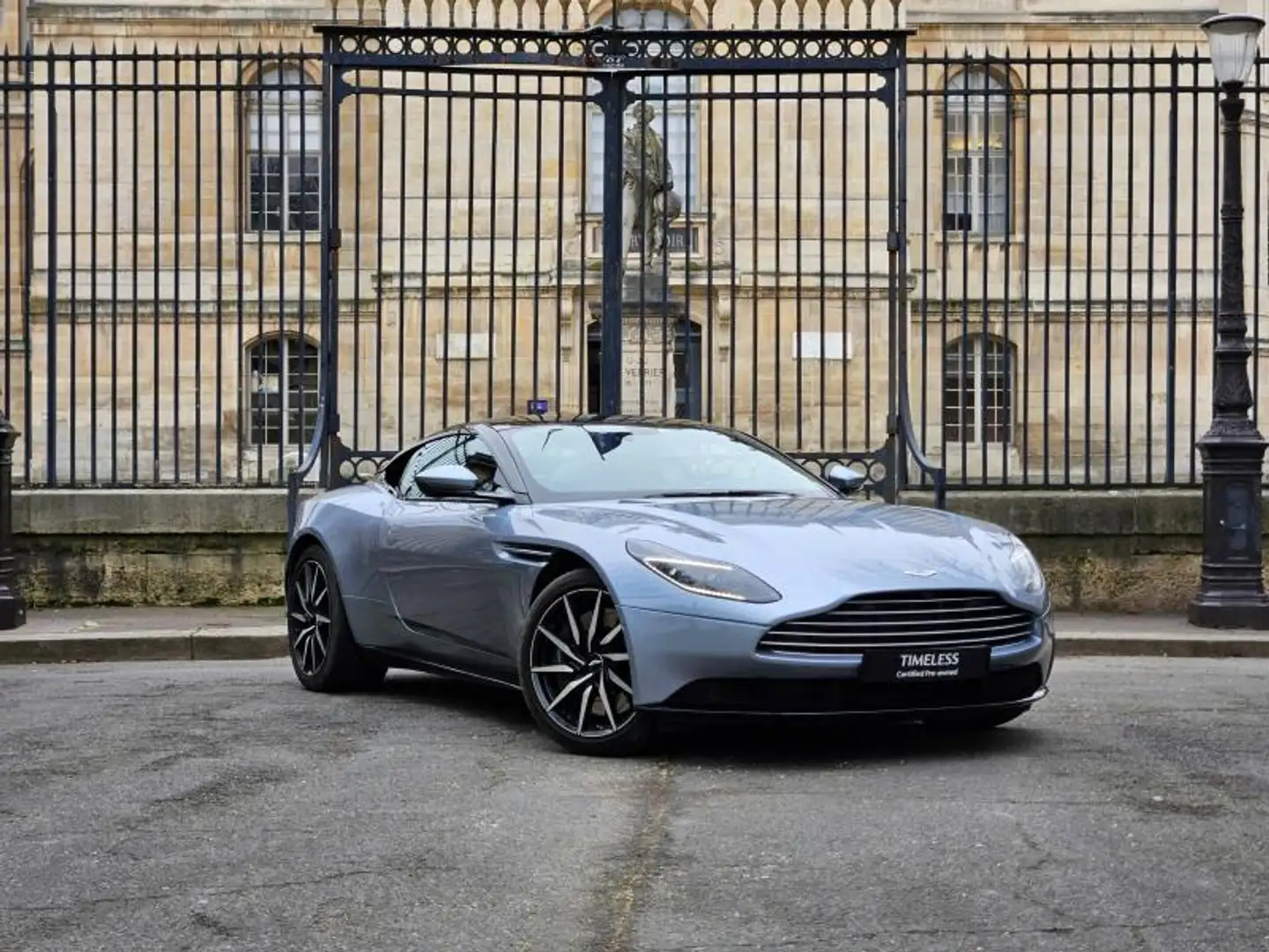 Aston Martin DB11 V8 4.0 510ch BVA8 Zilver - 2