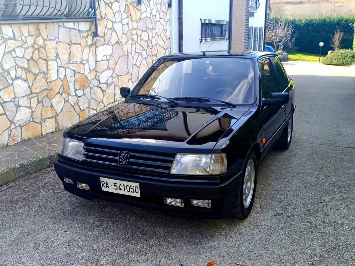 Peugeot 309 309+3p+1.9+Gti+16v Černá - 2
