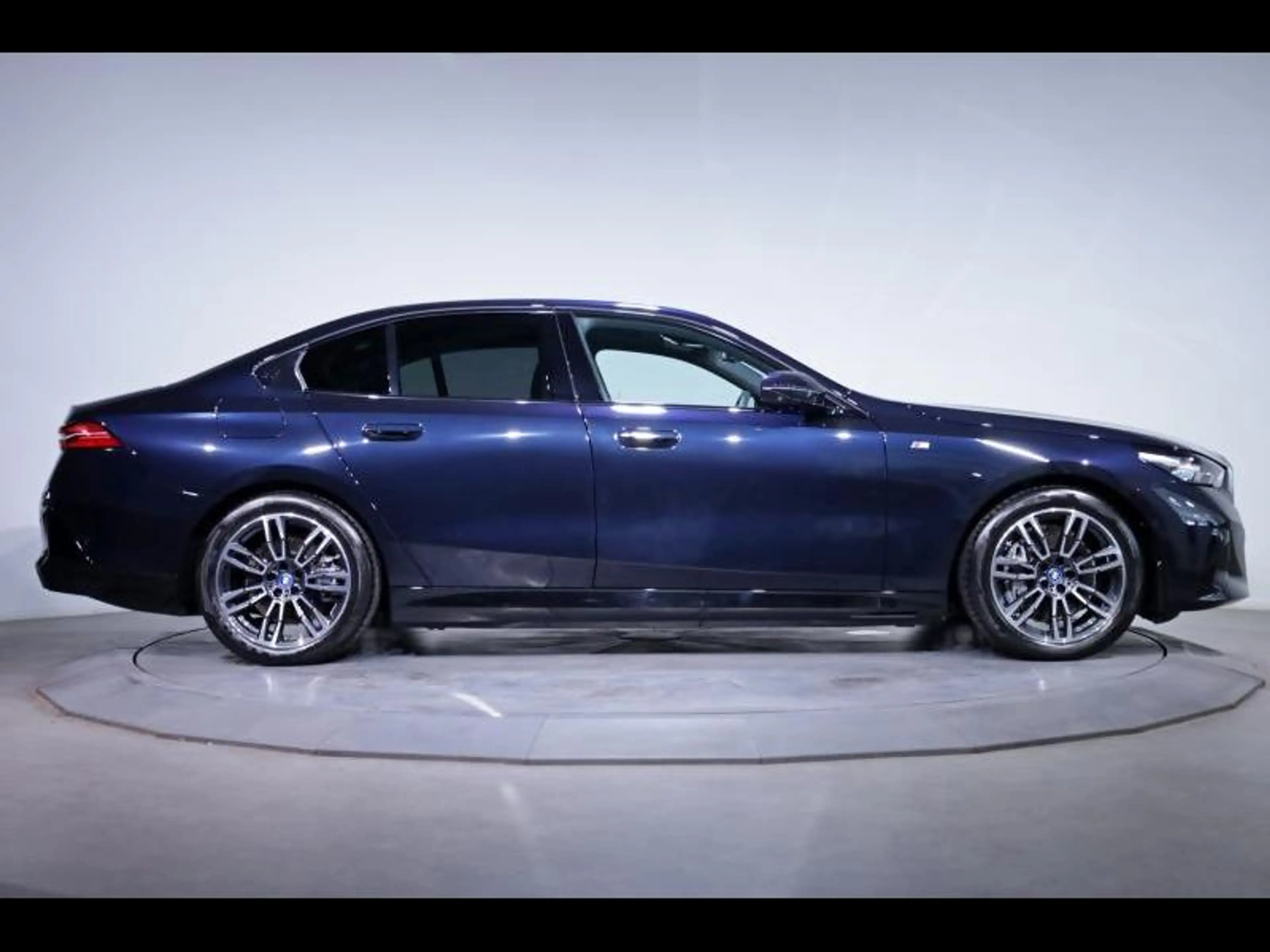 BMW i5 eDrive40 Berline Kit M Sport — photo 3