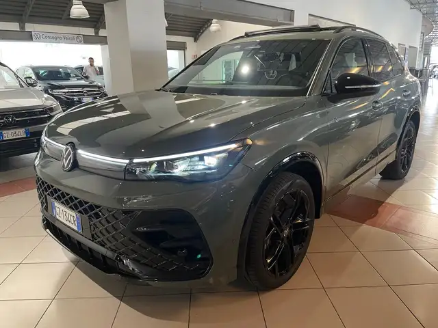 Volkswagen Tiguan main image