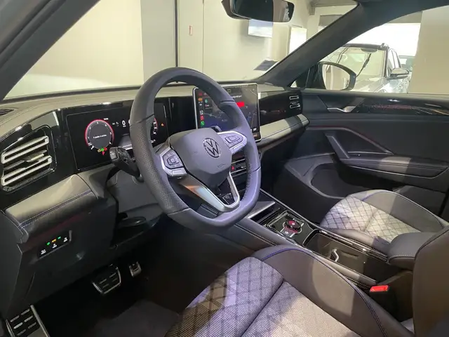 Volkswagen Tiguan view 10