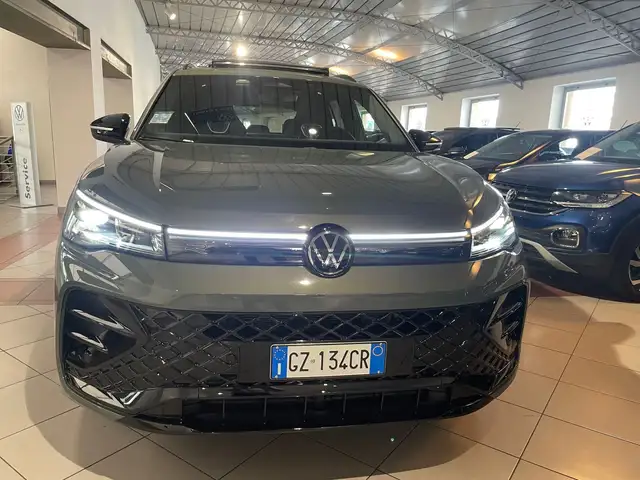 Volkswagen Tiguan view 9
